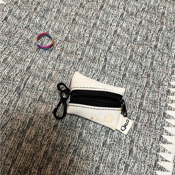 Women’s Qalo - Picture 5 of 5